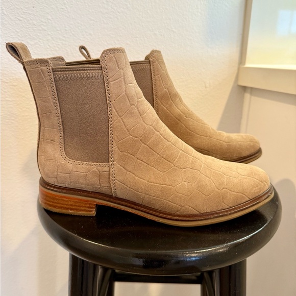 Clark’s Booties - Picture 6 of 9